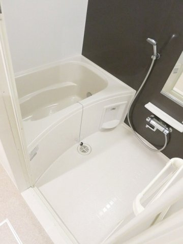 レーヴ今川Ｂの浴室|落ち着いた空間のお風呂です