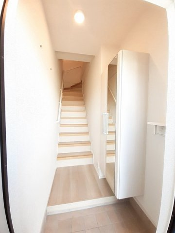 【玄関】 | ルミエール　大和