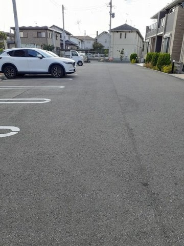 ラウレア　Ⅱの駐車場