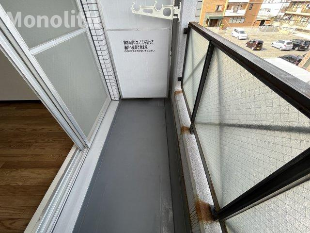 シャルマンフジ久米田五番館のバルコニー