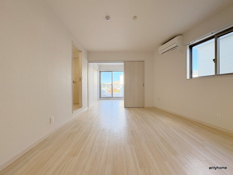 アルカンシェルコート緑橋　仲介手数料無料の居間・リビング