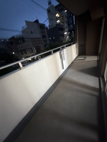 クレストフォルム浅草ブライトコートのバルコニー