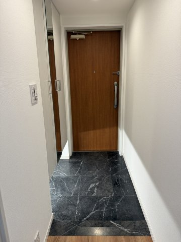 クレストフォルム浅草ブライトコートの玄関