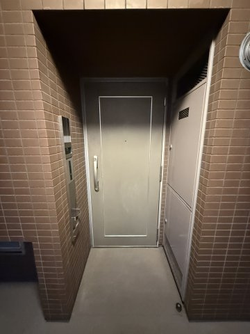 クレストフォルム浅草ブライトコートの玄関