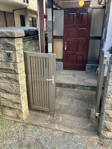 狭山戸建のエントランス