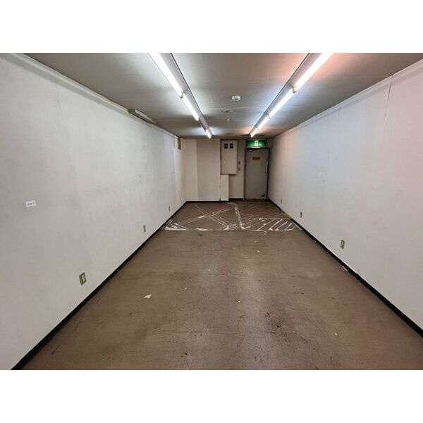 東泉ニュータウンビルのロビー