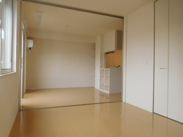 アンベリール・阿保の寝室