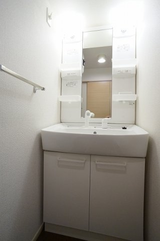 コート・フェリーチェの洗面所|脱衣スペースもあります