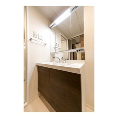 【洗面所】 | ＨＩＧＡＳＨＩＫＯＭＡＴＳＵＧＡＷＡ　ＡＰＡＲＴＭＥＮＴ | ※写真は同タイプ住戸です。