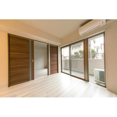 【居間・リビング】 | ＨＩＧＡＳＨＩＫＯＭＡＴＳＵＧＡＷＡ　ＡＰＡＲＴＭＥＮＴ | ※写真は同タイプ住戸です。