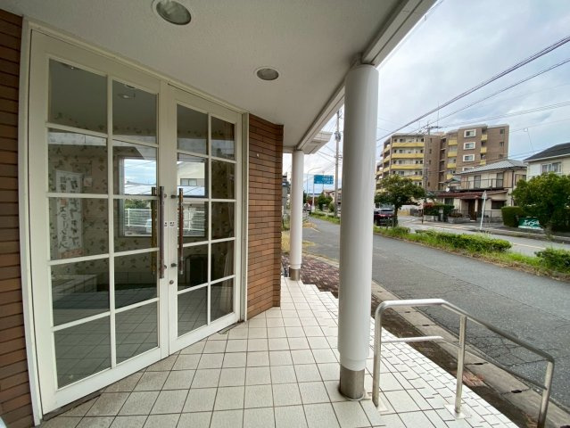 横浜1丁目店舗・事務所の玄関