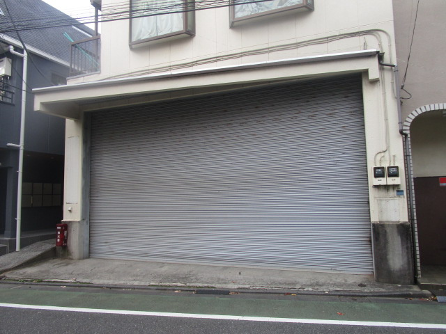 板橋区東新町１丁目の倉庫