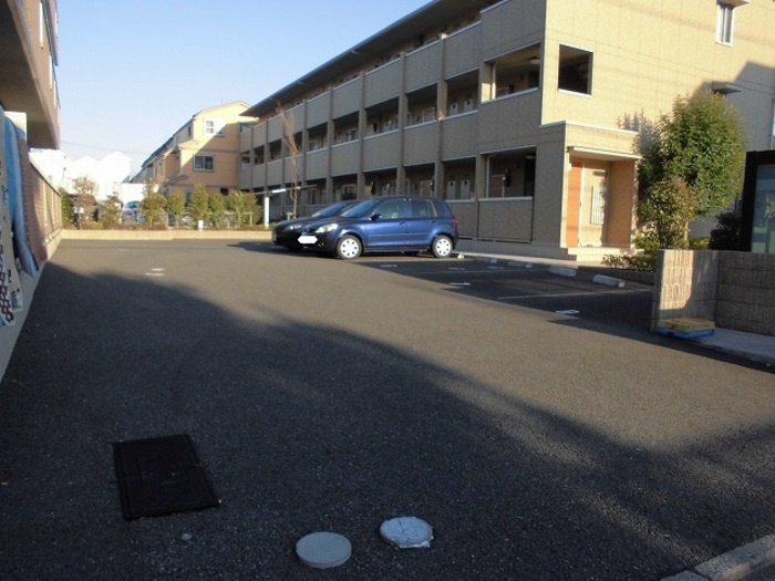 コンフォール瑞江Ⅴ・Ⅵ　Ⅴの駐車場