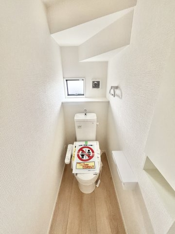 【仲介手数料無料／大治町】大治町八ツ屋第3　クレイドルガーデン　新築戸建　1号棟のトイレ
