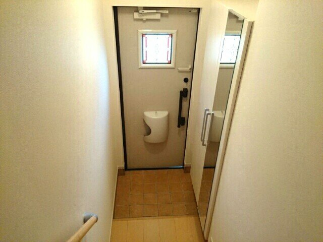 フォーリストベル　プラスの玄関