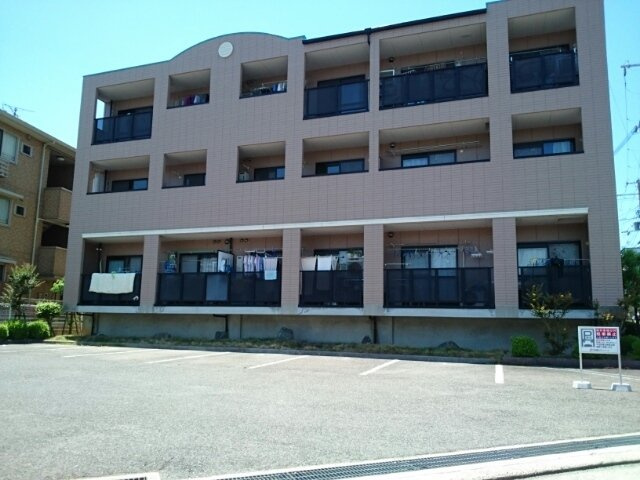 グランディールの駐車場