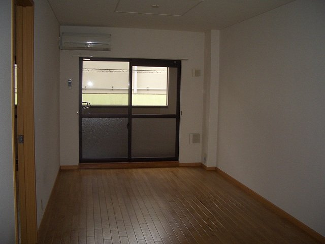 ロイヤルシティー泉南の居間・リビング