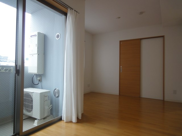 クロシェット早稲田の居間・リビング