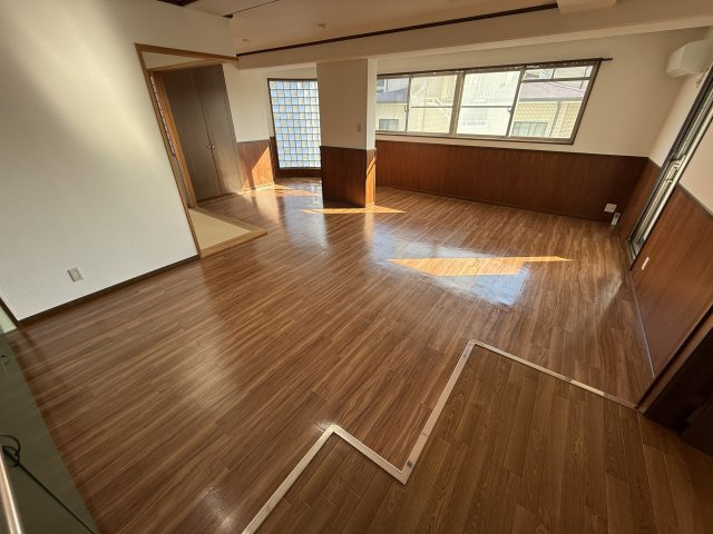 ハイボーン緑地公園の居間・リビング