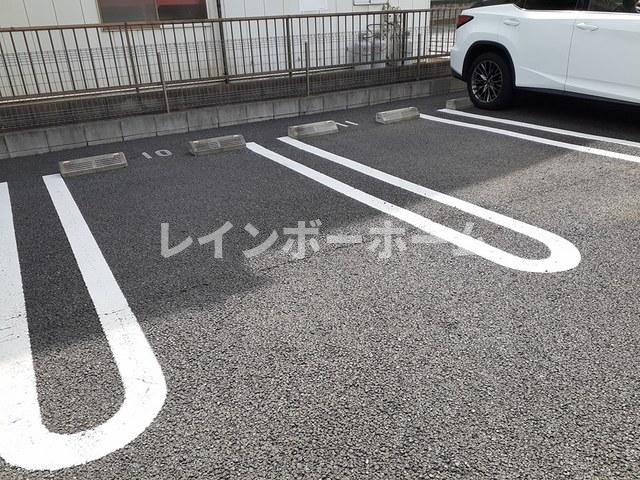 フェア　グレイスの駐車場