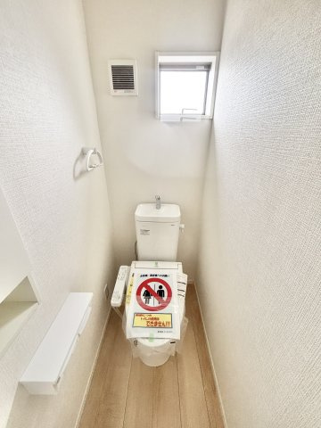 【仲介手数料無料／大治町】大治町八ツ屋第3　クレイドルガーデン　新築戸建　3号棟のトイレ