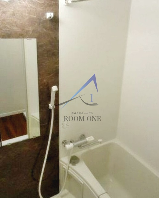 学大散歩（ＧＡＫＵＤＡＩ－ＳＡＮＰＯ）の浴室|お風呂です。