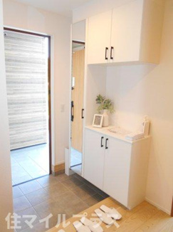 【玄関】 | 本宮市高木新築一戸建て4棟 | 落ち着いた玄関です