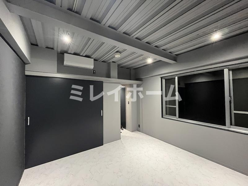 ヂオメトリーの居間・リビング