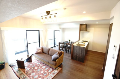 【居間・リビング】 | 【上質リノベ】フローレンス長束ビューステージ | 室内（2025年12月10日10：00頃）撮影