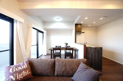 【居間・リビング】 | 【上質リノベ】フローレンス長束ビューステージ | 室内（2025年12月10日10：00頃）撮影