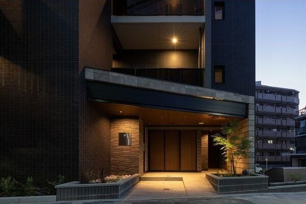 プロシード白壁のエントランス