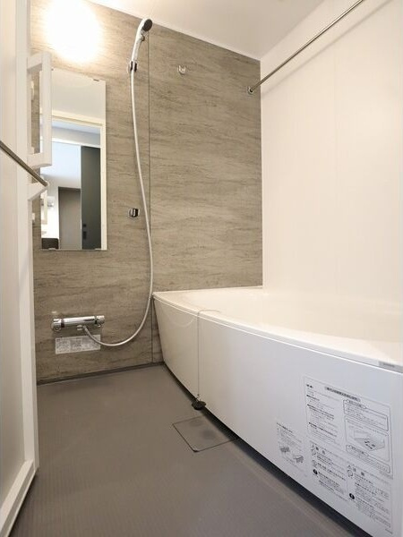 プロシード白壁の浴室