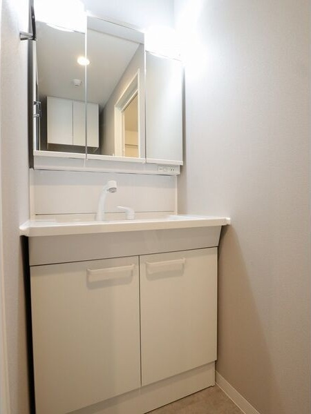 プロシード白壁の洗面所