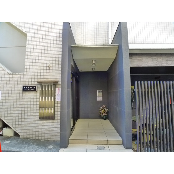 ラフォルテ本中山のエントランス