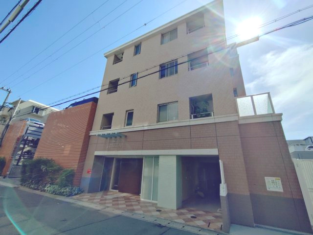 【外観】 | ワコーレ須磨ザ・フィールズ | 解放感が明るい正面玄関です