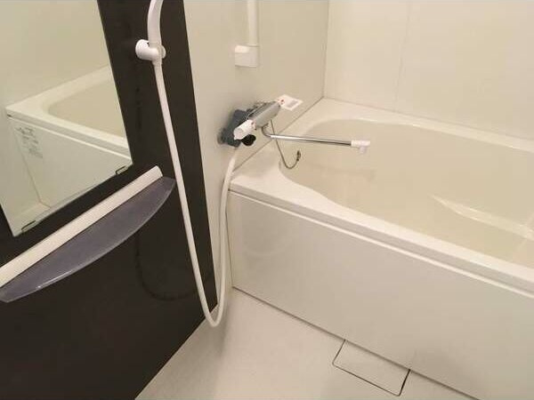 アリビオ江坂南金田の浴室