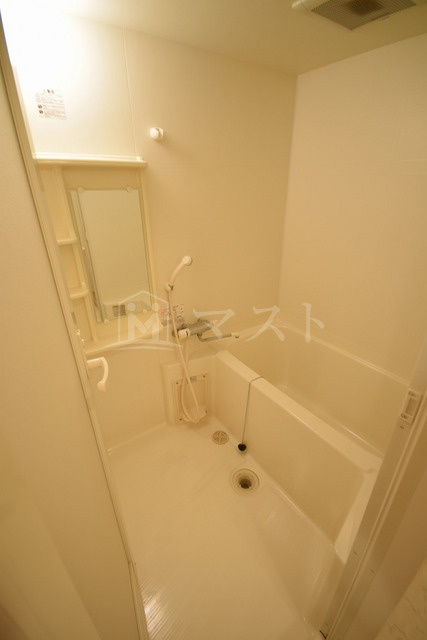 エスタブレ南森町の浴室