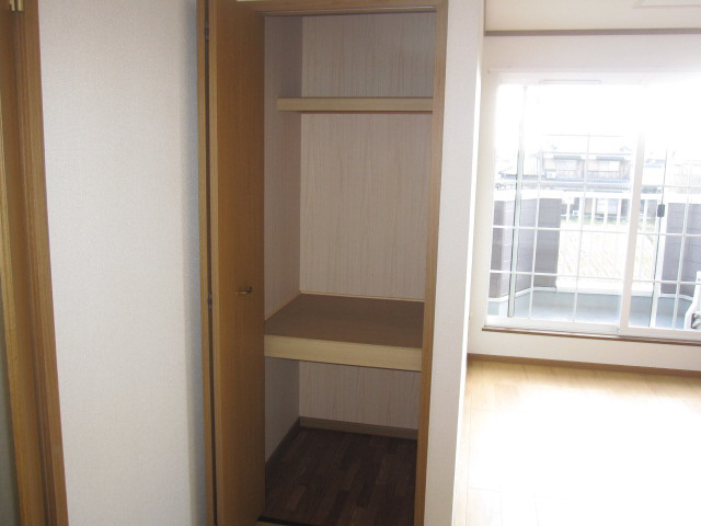 たつの市龍野町日飼のハイツの収納