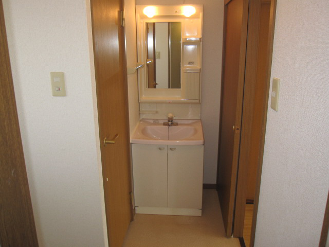 たつの市龍野町日飼のハイツの洗面所