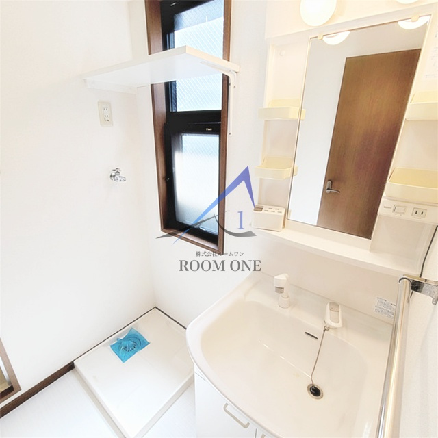 アクロス８の洗面所|独立洗面台です。