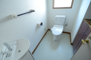 トイレ内に手洗いあり☆