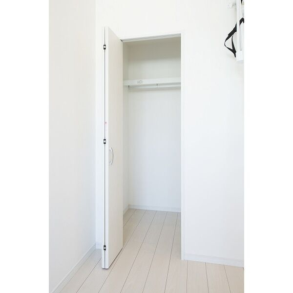 ルミエール　黄金(ルミエールコガネ)　名古屋市賃貸　仲介手数料無料の収納