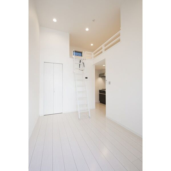 ルミエール　黄金(ルミエールコガネ)　名古屋市賃貸　仲介手数料無料の居間・リビング