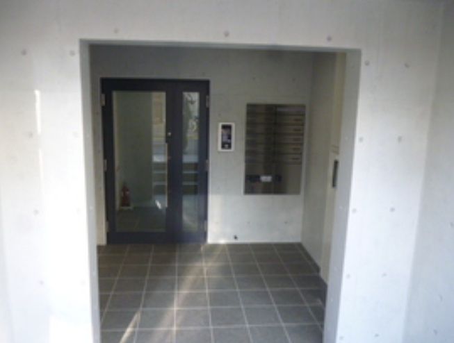 COCOFLAT　KAMATAのエントランス