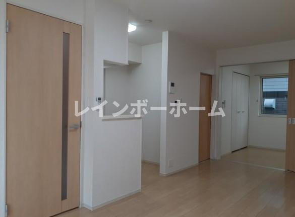 ベルジュネスの居間・リビング