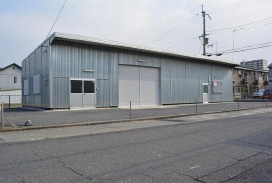 近江八幡市中村町の倉庫の外観