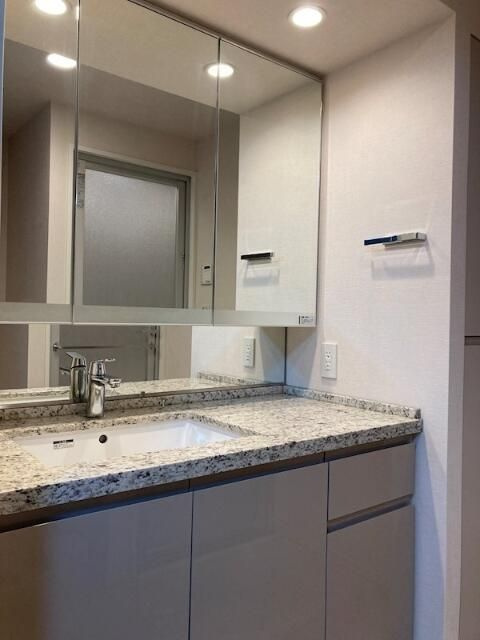 ジオ四谷三栄町の洗面所