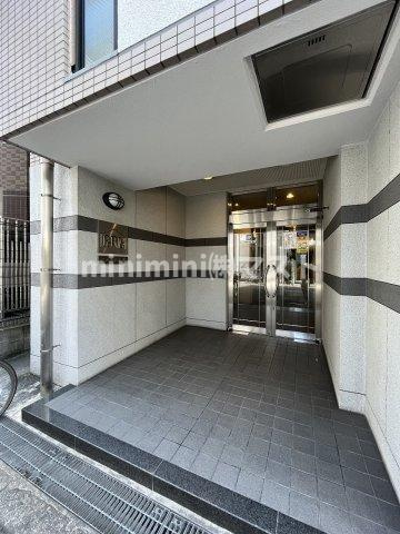 ペルル西長堀のエントランス