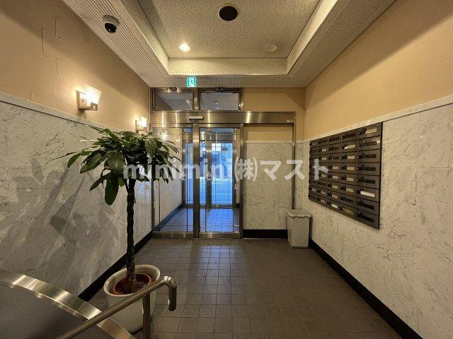 ペルル西長堀のロビー