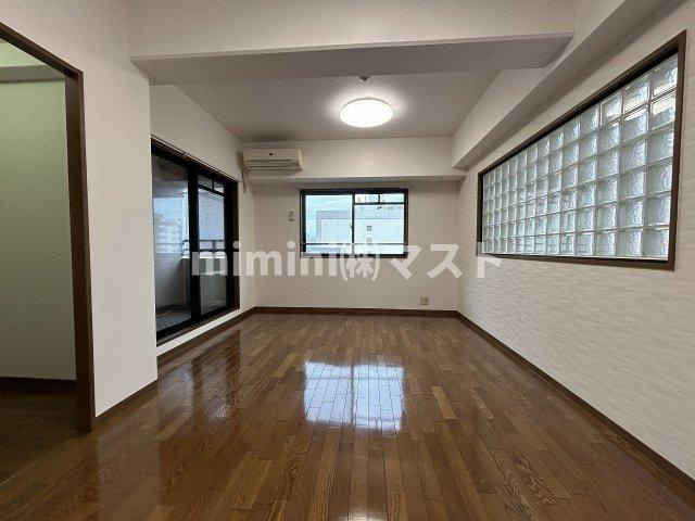 ペルル西長堀の居間・リビング